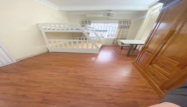 Cho thuê nhà ngõ 647 Lĩnh Nam, ô tô đỗ cửa, 4 tầng, 25m2, 3 ngủ, 7.5 Triệu - và0 ngay